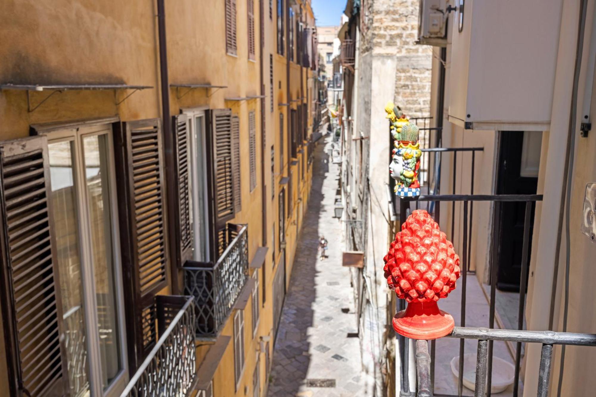 Agata E Rosalia 2 Bedroom Flat At The Quattro Canti Palermo Exterior foto